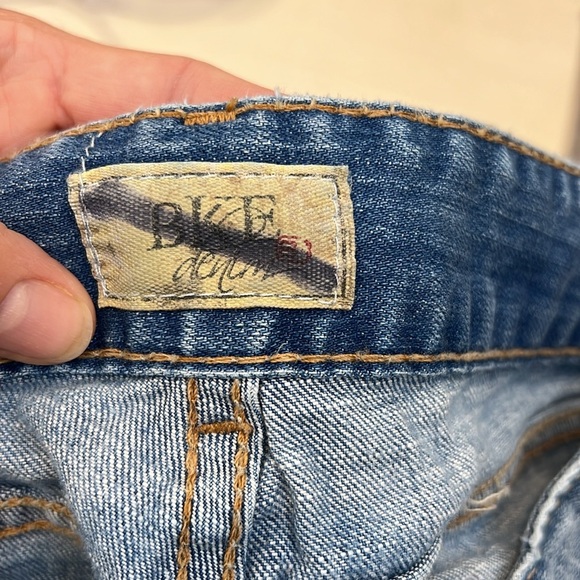 BKE Blue Flare Wide Leg Jeans with Classic Denim Style size 32x29 1/2. - Picture 7 of 9